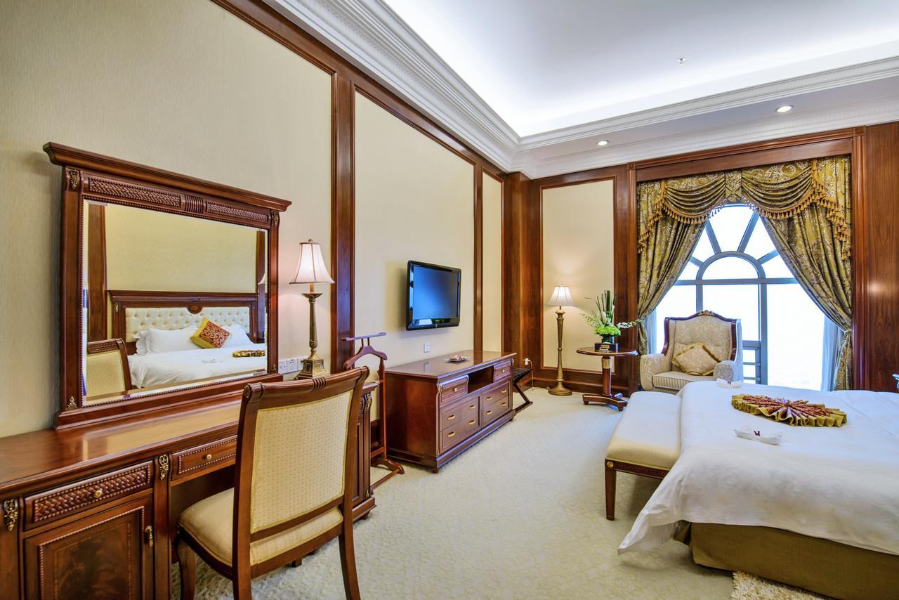 Gladden Hotel Jiangmen Exterior photo