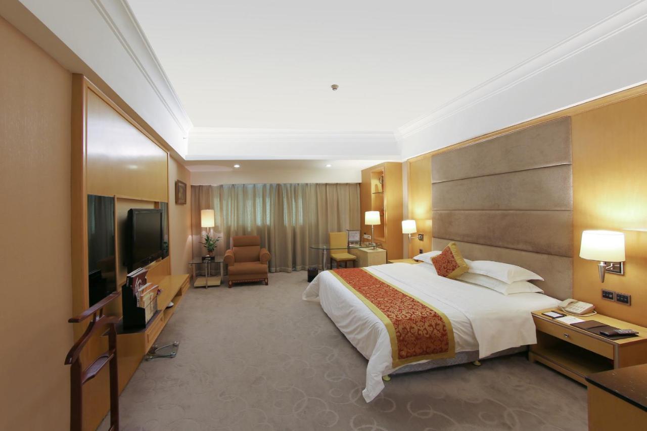 Gladden Hotel Jiangmen Exterior photo